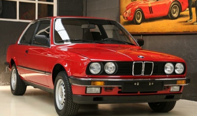 BMW 3 E30 1985 года продают по цене новой тройки БМВ (4 фото)
