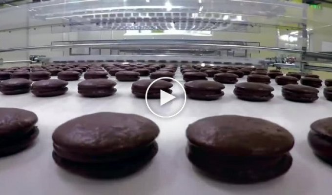 Завораживающие видео: как делают M&M’S, чипсы, чокопай, конфеты и прочие вкусности