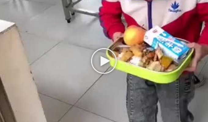 Как кормят в школьных столовых Китая