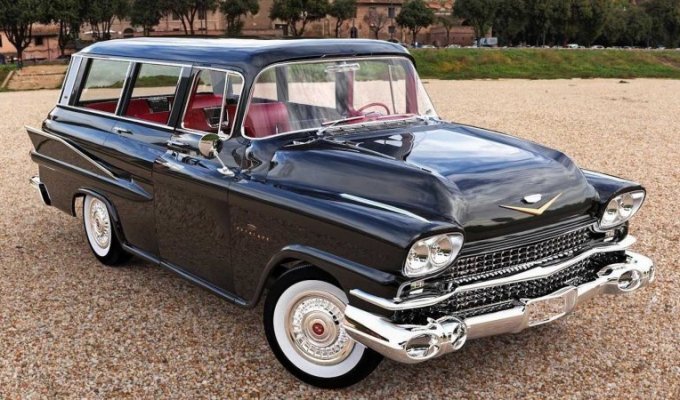 Cadillac Escalade 60 лет назад: дизайнер представил, как выглядел бы роскошный внедорожник в прошлом (10 фото + 1 видео)