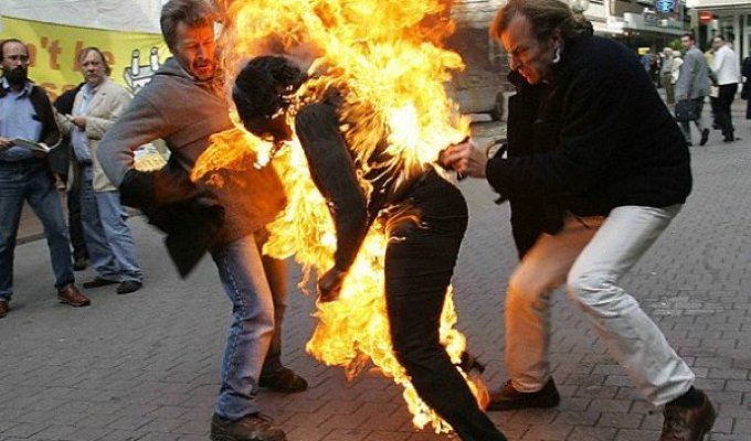 Самосожжение в Люксембурге (4 фото)