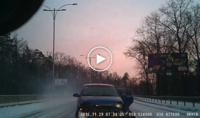 Гололед на дороге в Киеве