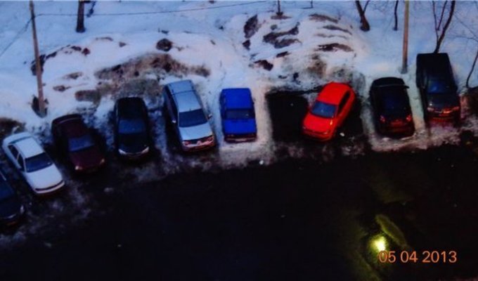 Семейная парковка или хитрожопость (4 фото)