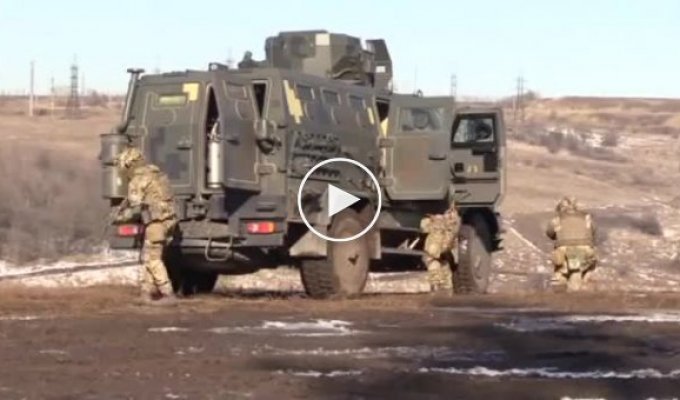 Украинские военные на Донбассе тренировались стрелять из NLAW и гранатометов M141