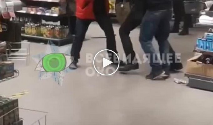 В украинском супермаркете очередные драки из-за маски