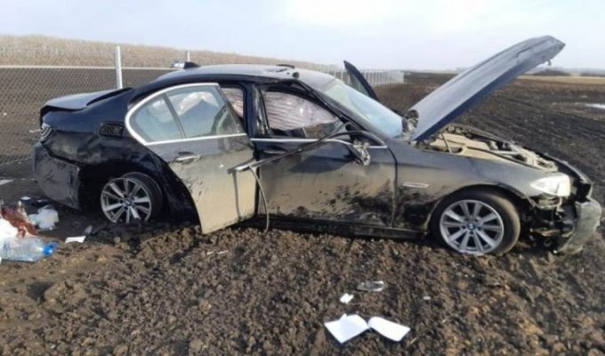 В Воронежской области автомобиль BMW вылетел с трассы (2 фото + 1 видео)