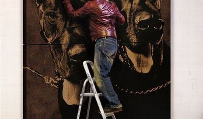 Марк Эванс и его кожаные рисунки (12 фото)