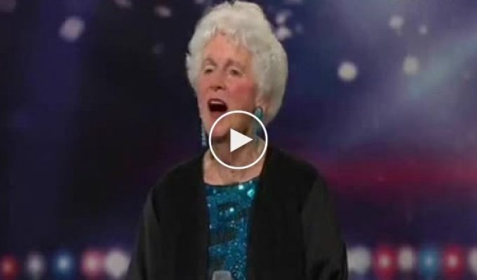 91-а летняя бабушка на шоу талантов (1:15)