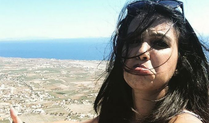 Девушка провела медовый месяц в Греции в одиночестве (22 фото)