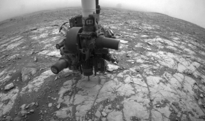 Марсоход «Кьюриосити» наткнулся на что-то похожее на цемент (1 фото)