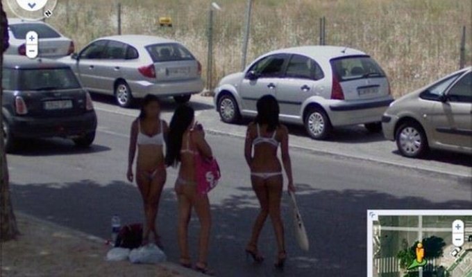Девушки легкого поведения на Google Street View (24 фото)