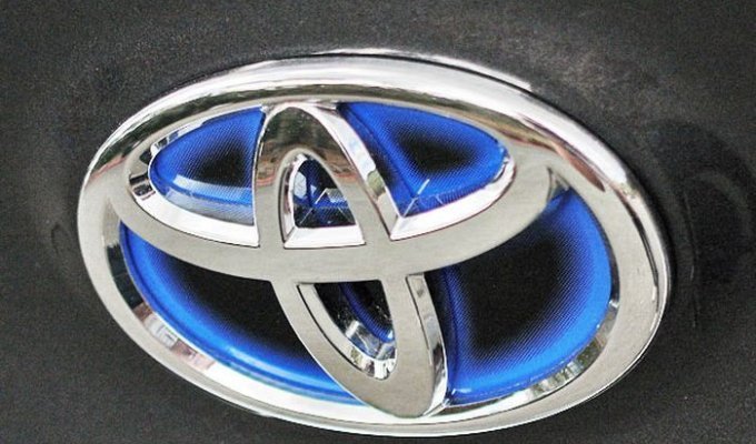 Компания Toyota выплатит 1,4 миллиарда долларов недовольным клиентам (текст)