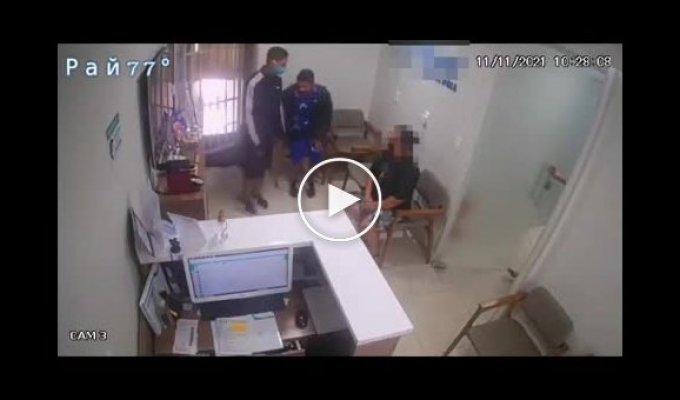 Лечивший зубы полицейский обезоружил двух головорезов и попал на видео в бразильской клинике ёт, стоматолог