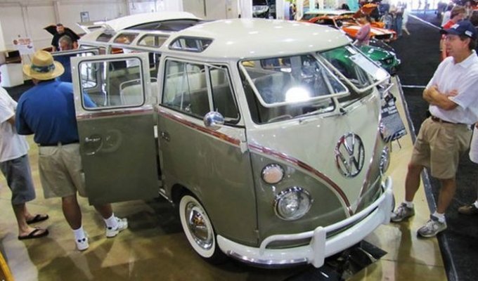 Volkswagen Samba Microbus продали за $217.800 (5 фото)