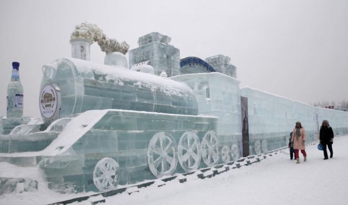 В Харбине проходит фестиваль скульптур из снега и льда (27 фото)