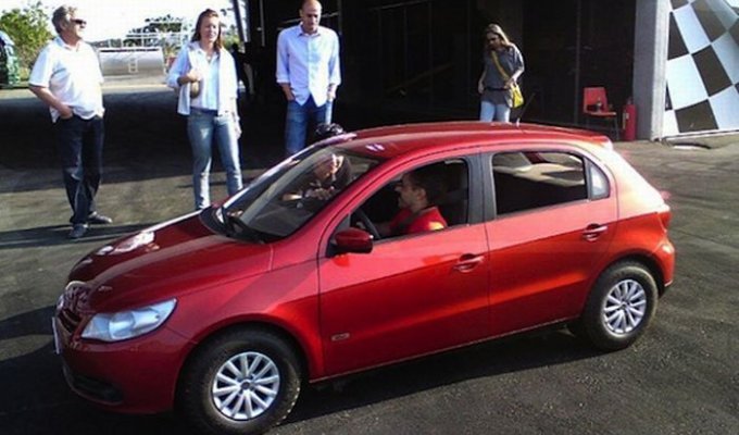 Volkswagen Mini-Gol - авто для маленьких людей (5 фото)