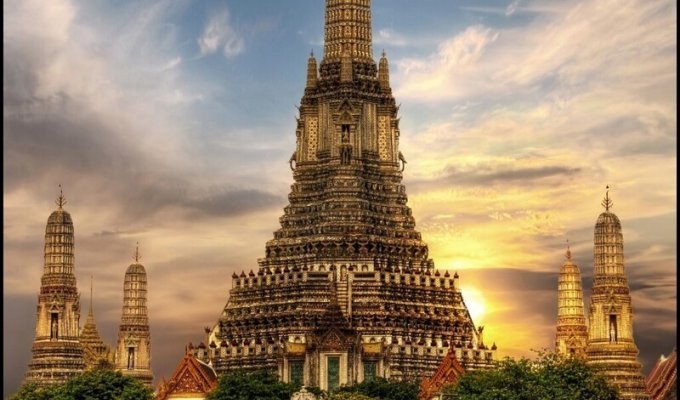 Храм утренней зари Ват Арун в Бангкоке (25 фото + 1 видео)