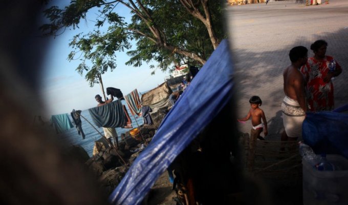 Беженцы Шри-Ланки в Индонезии: в поисках убежища (11 фото)