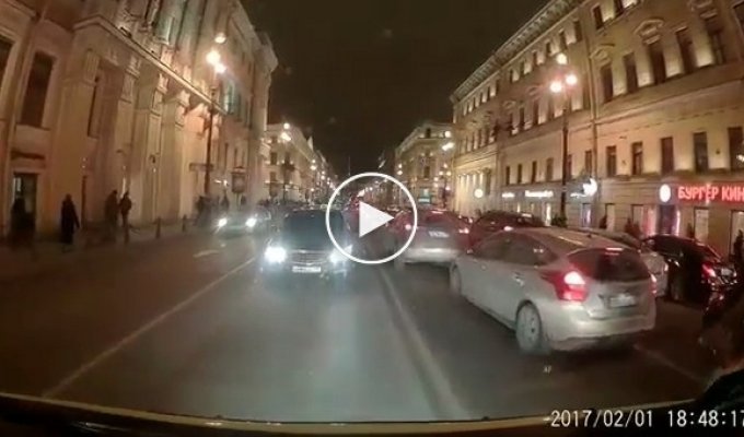 Таксист на Невском не пропустил скорую