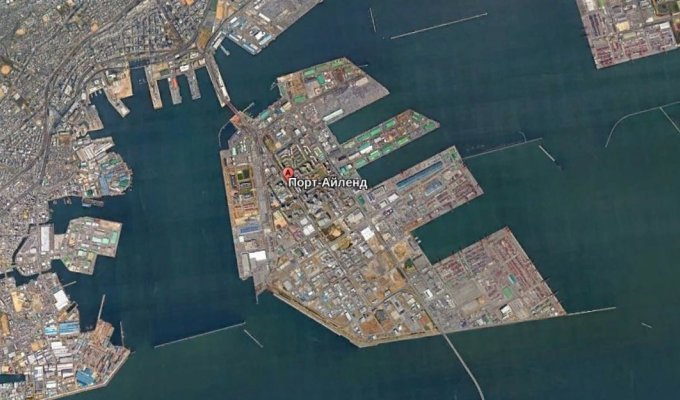 Порт-Айленд — насыпной остров со своим метрополитеном и вертолётной площадкой (7 фото)