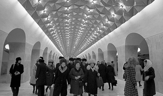 О трагедии на московской станции метро «Авиамоторная», случившейся почти 38 лет назад (3 фото)