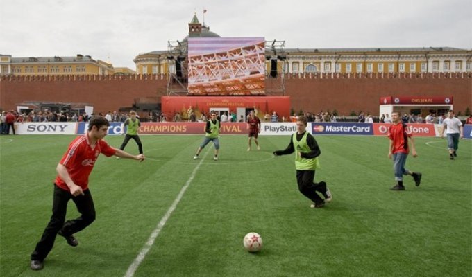 Футбол на Красной Площади (11 фотографий)