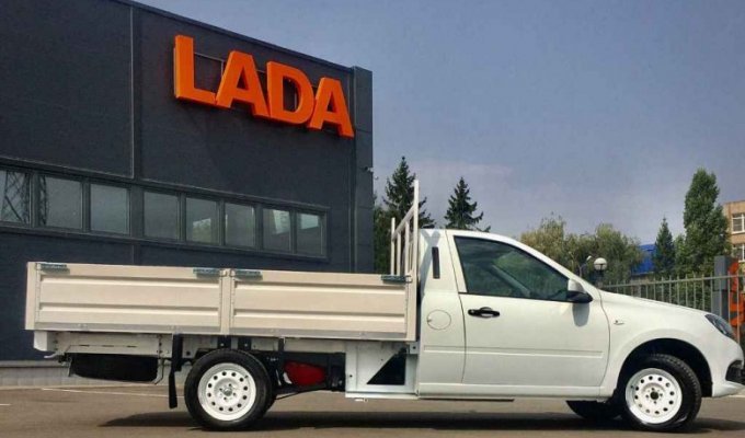 Может ли Lada Granta взять на борт тонну груза? (2 фото)