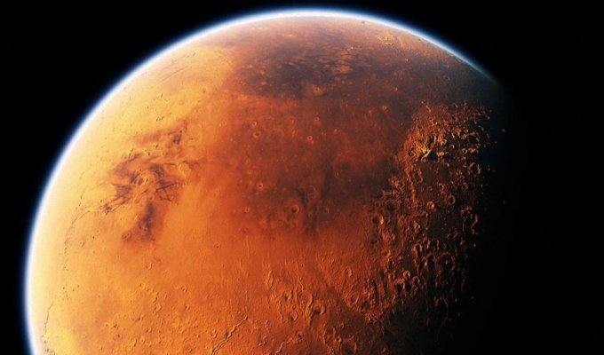 Британские ученые наклонили Марс (2 фото)