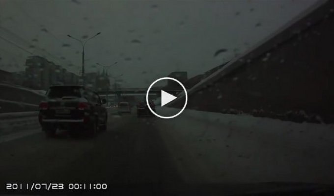 Авария в Новосибирске с сюрпризом со встречной полосы