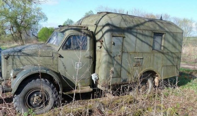 Восстановление грузовика ГАЗ-63, который простоял в поле много лет (11 фото)