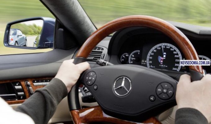 Новейшая система контроля ситуации на дороге от Mercedes (5 фото)