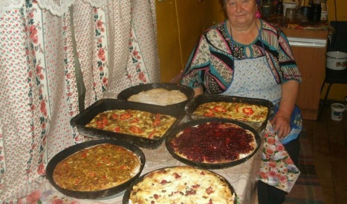 Ресторан нанял бабушек готовить домашнюю еду - и стал супер-популярным (6 фото)