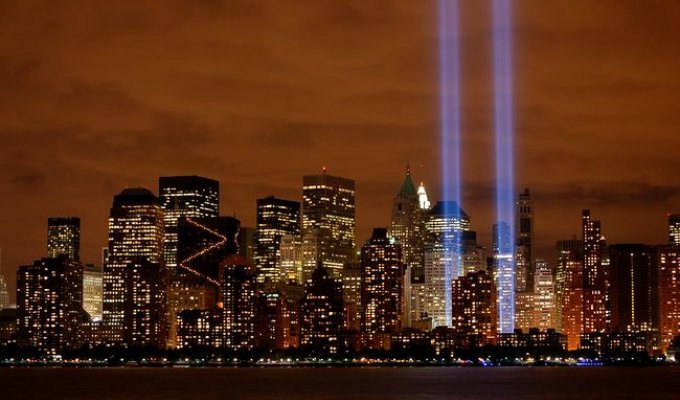 Нью-Йорк чтит память жертв трагедии 11 сентября 2001 года (70 фото)