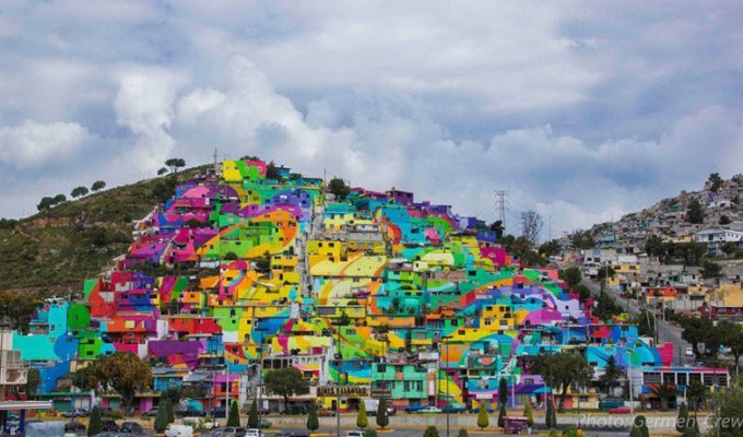 Мексиканские власти попросили уличных художников разрисовать дома (11 фото)
