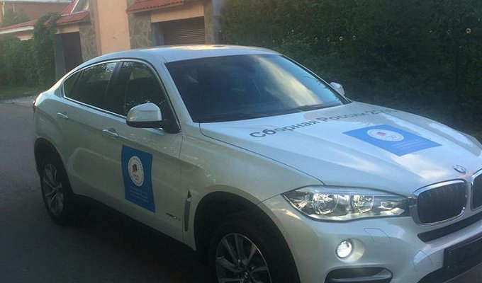 Олимпийская чемпионка продала подаренный президентом BMW X6 (6 фото)