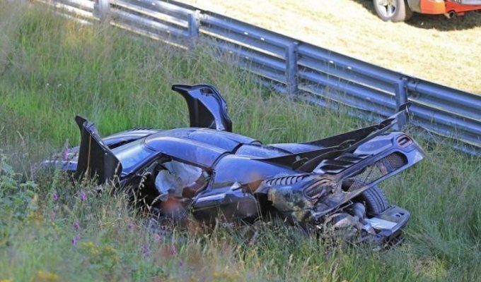 На трассе Нюрбургринг разбили гиперкар Koenigsegg One:1 за 6 миллионов долларов (8 фото)