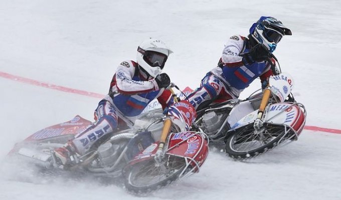 Чемпионата мира по мотогонкам на льду в Подмосковье (20 фото)