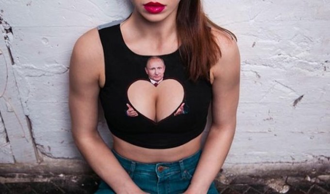 Новый тип футболок с президентом России для девушек (11 фото)