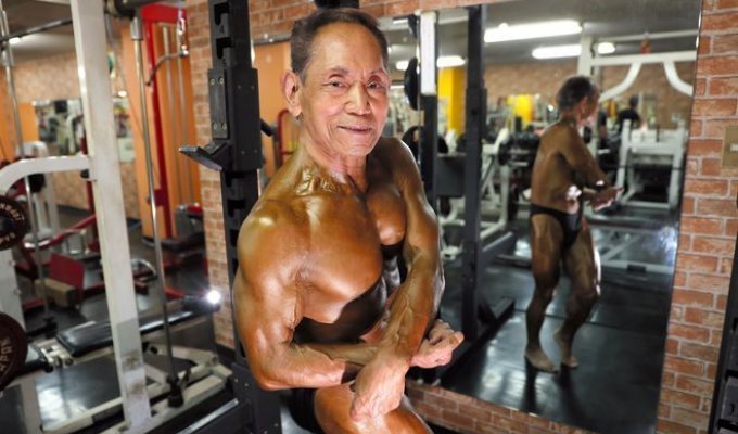 81-летний культурист доказал, что никогда не поздно заняться своим телом (5 фото)