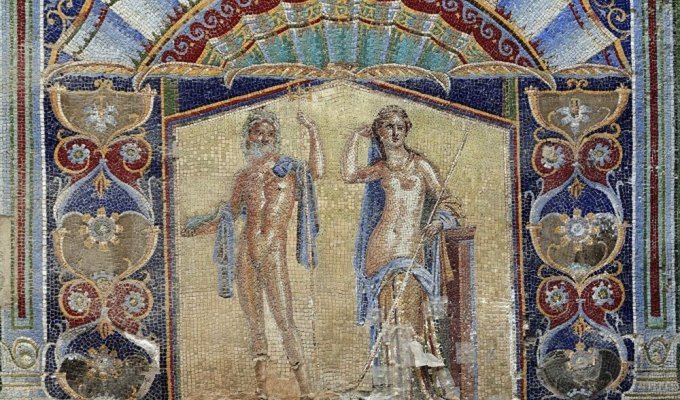 Пепел Везувия сохранил римскую мозаику возрастом 2000 лет (3 фото)