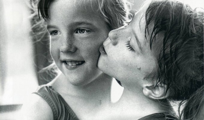 Одно тело на двоих: как живут сиамские близнецы Эбигейл и Бриттани Хенсел (11 фото)
