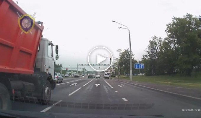 В Минске водитель Ниссана погиб из-за молодого нарушителя на грузовике
