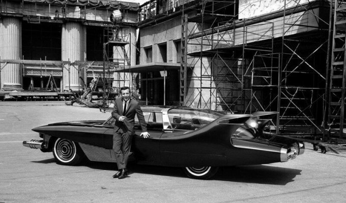 Самый дорогой автомобиль 50-60-х годов,попавший в Книгу рекордов Гиннеса (17 фото)