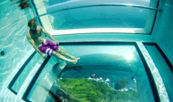 Этот прозрачный бассейн на Бали расположен на 150-метровой высоте (9 фото)
