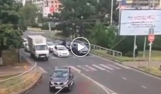 В Краснодаре водитель обстрелял полицейских