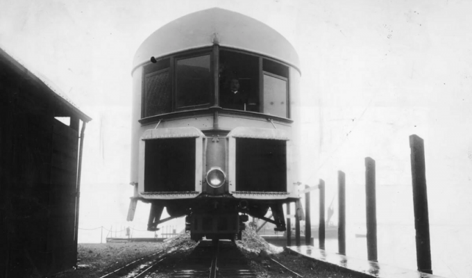 Монорельсовые поезда: чем они были лучше обычных и почему не снискали популярности? (4 фото)