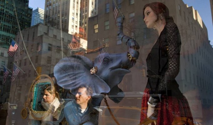 Рождественские витрины магазинов Нью-Йорка (12 фото)
