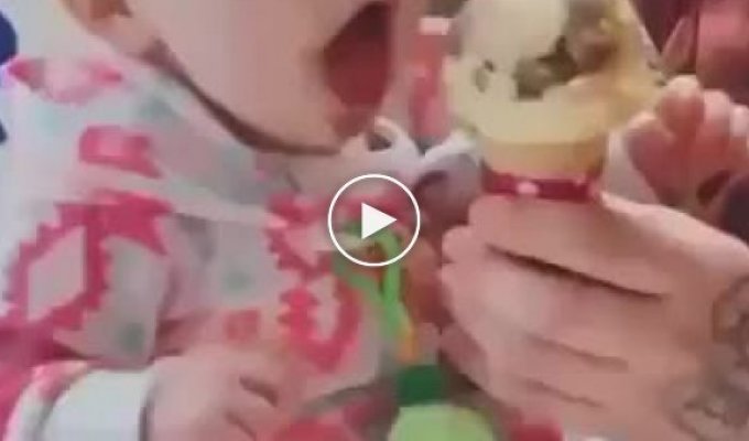 Первое знакомство ребенка с мороженым