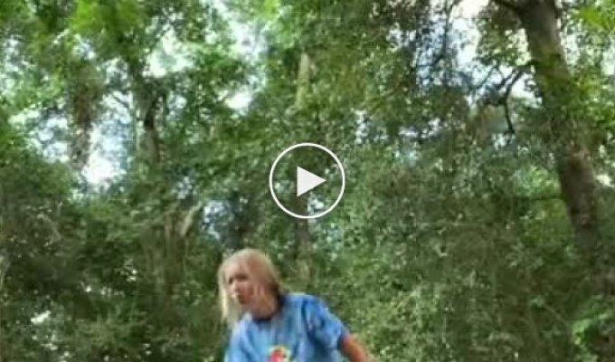 Ядовитая змея атаковала девушку во время тренировки