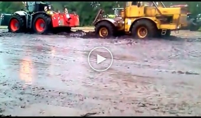 Битва тракторов на грязи